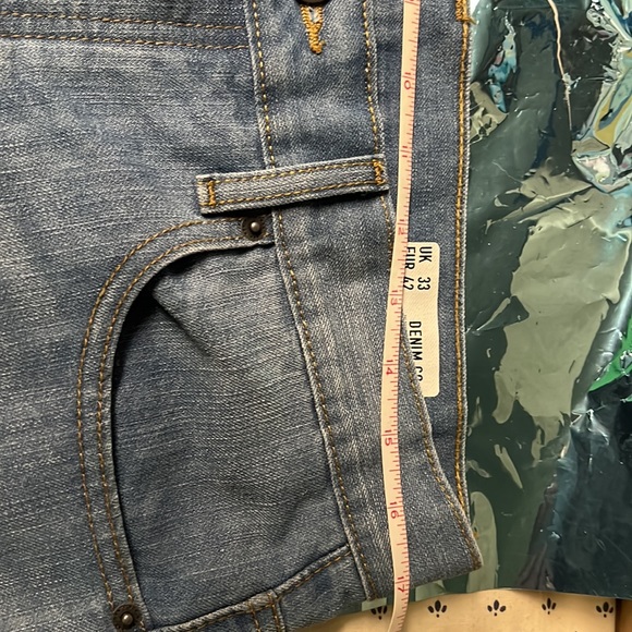 Shorts - Picture 4 of 6